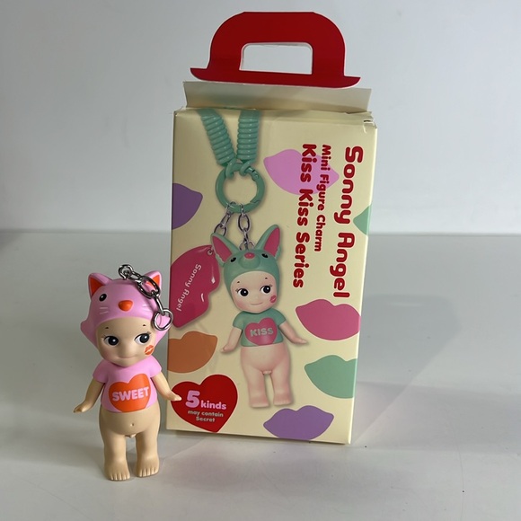 Sonny Angel Mini Figure Charm Kiss Kiss Series - Picture 3 of 6